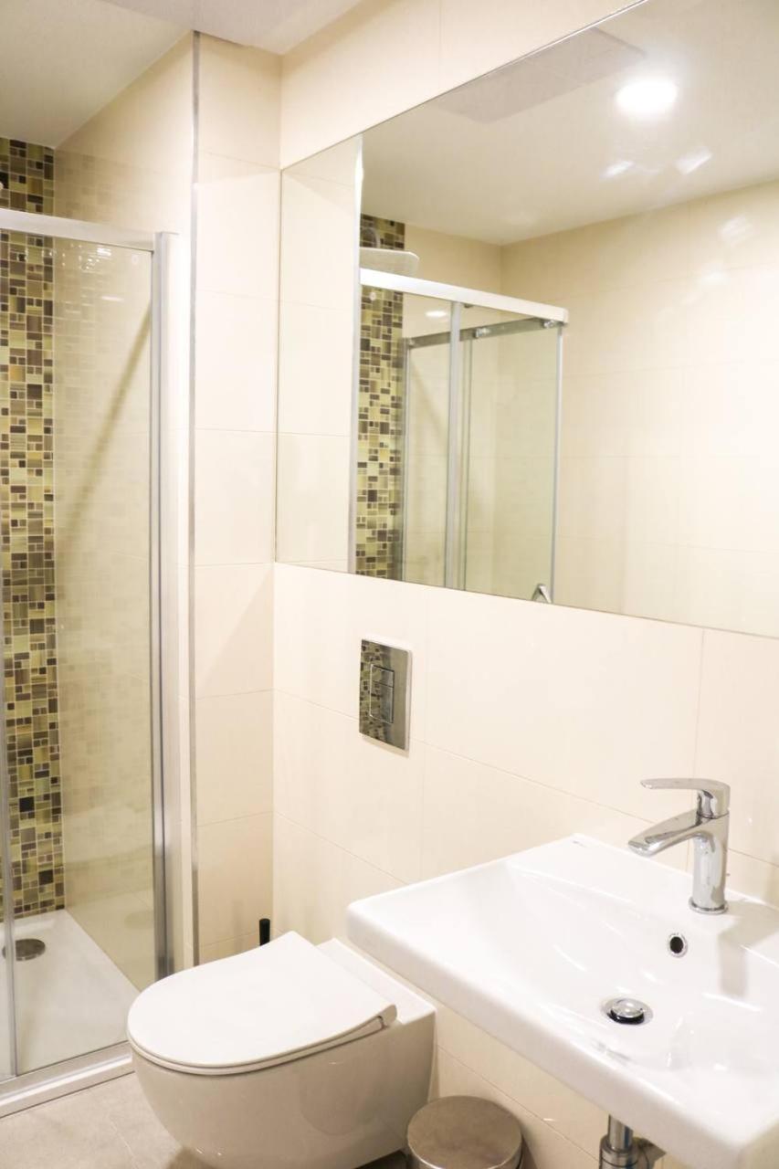 Rose Suites And Rooms Прага Экстерьер фото